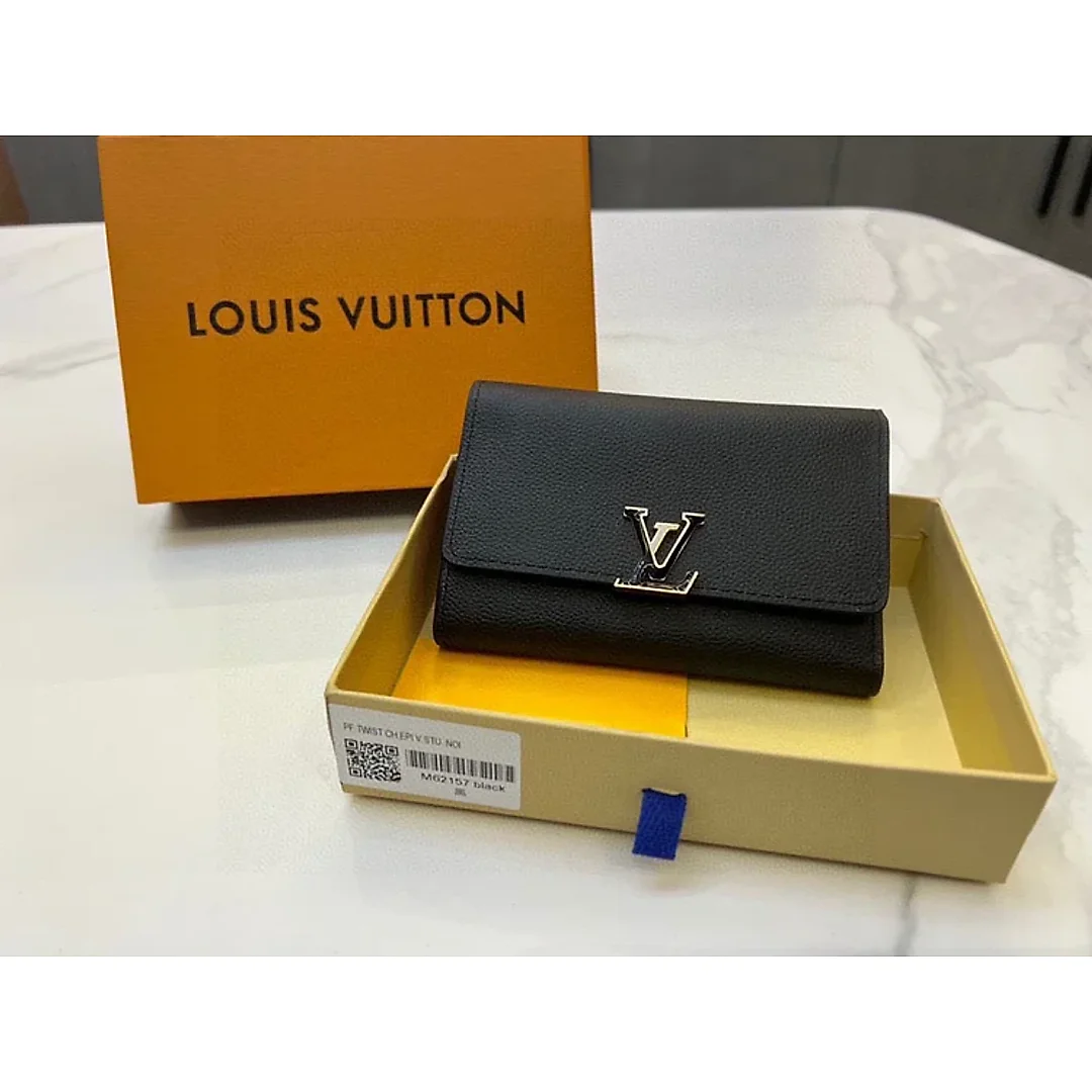 Louis new arrival Capucines wallet size : 13.5*9.5*1.5cm