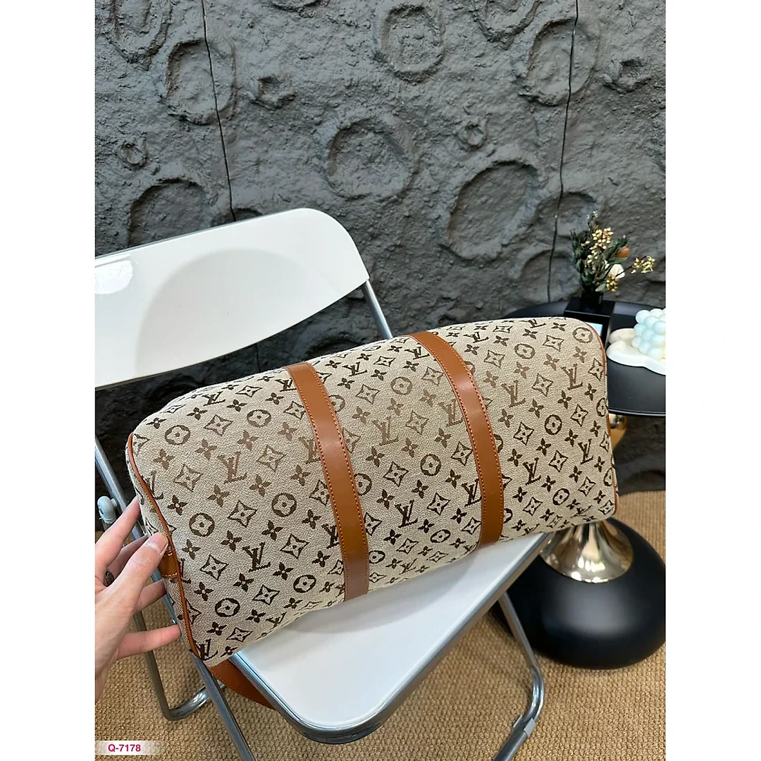 Louis new arrival traval bag size: 45*26cm