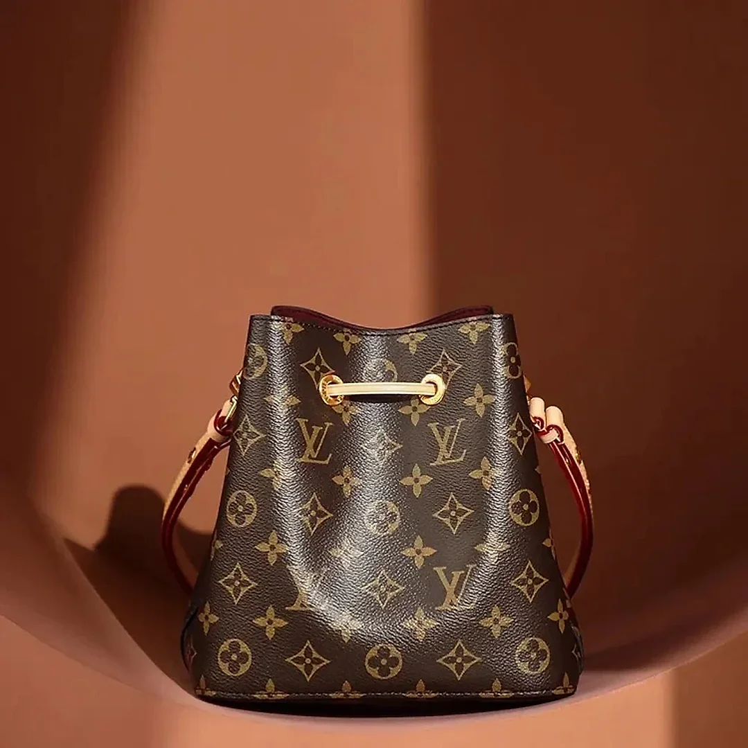 Louis neonoe bb mini bag size : 20×20×13 cm