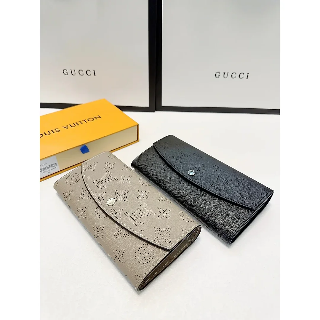 Louis new arrival wallet size: 19×10 cm