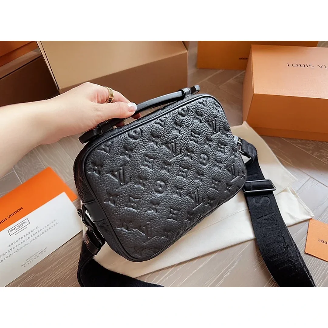 L slocksling men bag size 25*17 cm