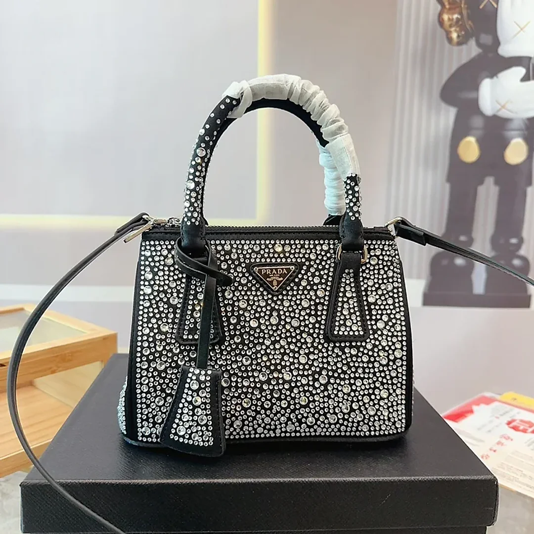 Pra new arrival blingbling bag size; 23*10*16cm