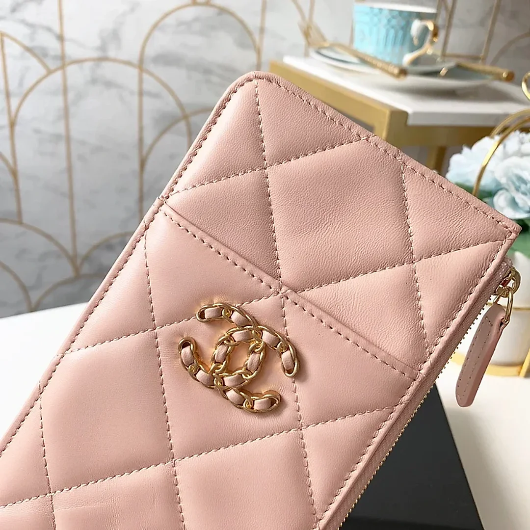 cc 19 Matelasse Phone and Card Case Pink Bag For Women 19cm/7.5in
