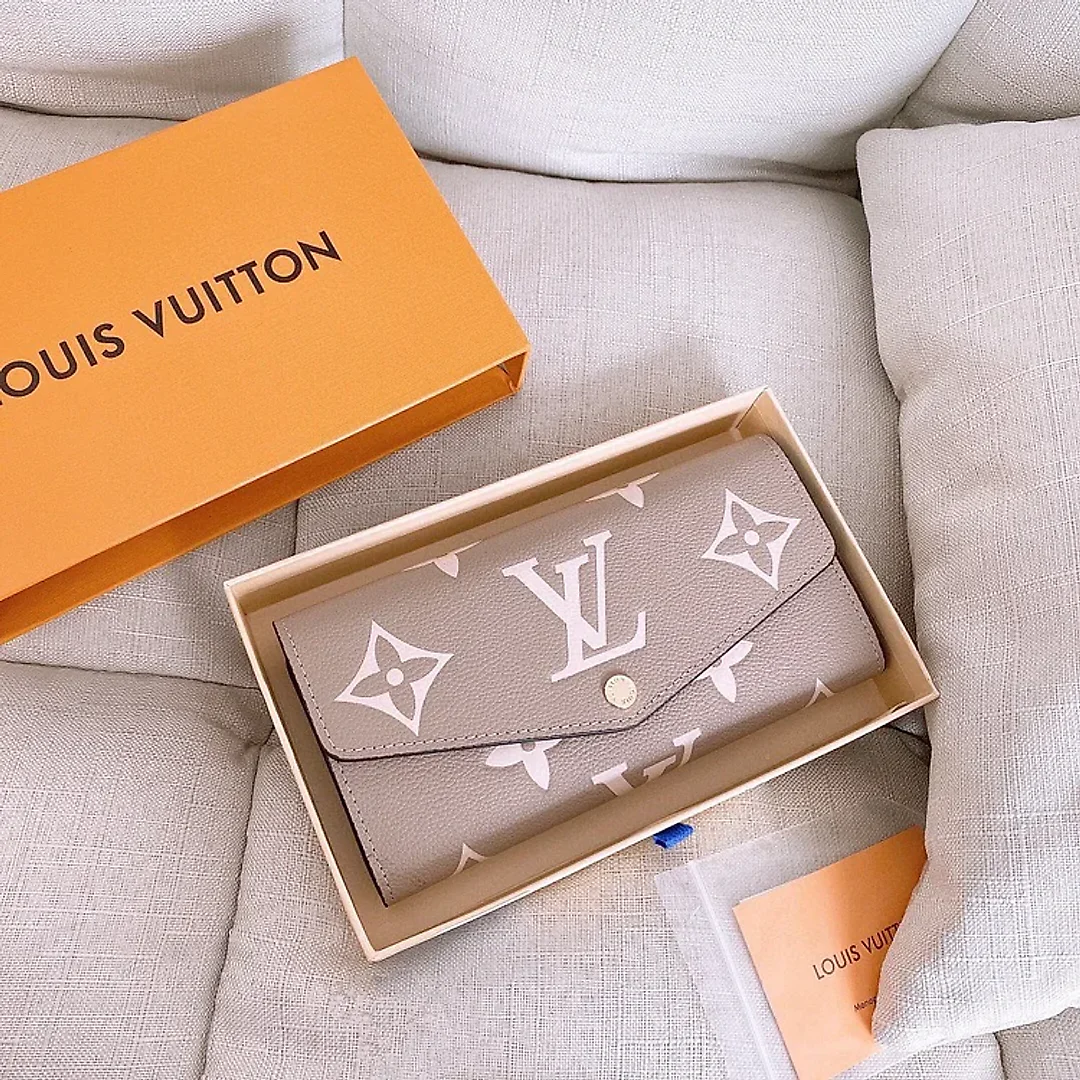 Louis Monogram Empreinte wallet size : 19.5×10.5 cm