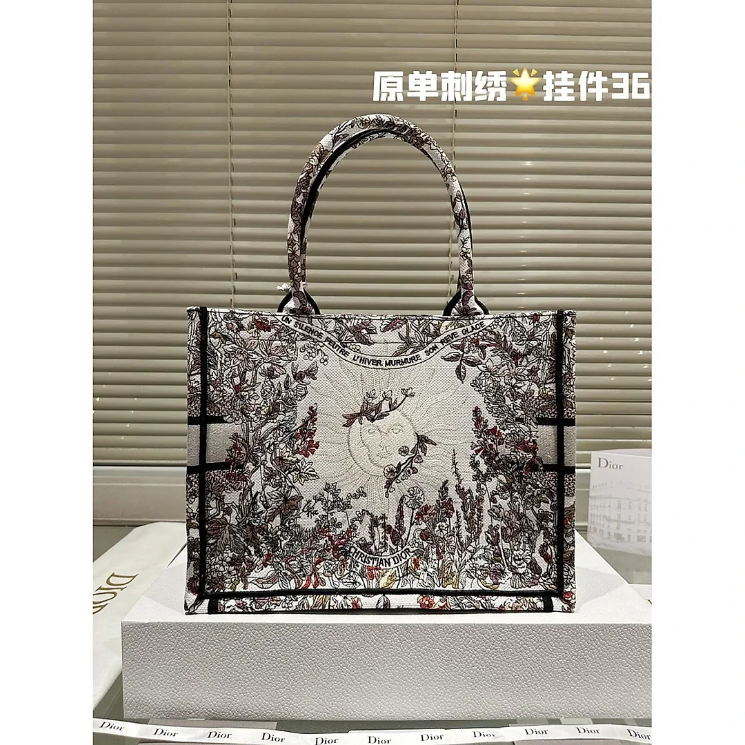 D book tote new arrival bag