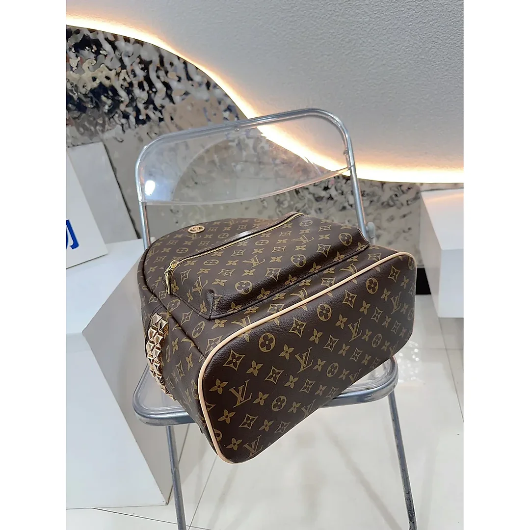 Louis new arrival backpack bag size: 33*41cm