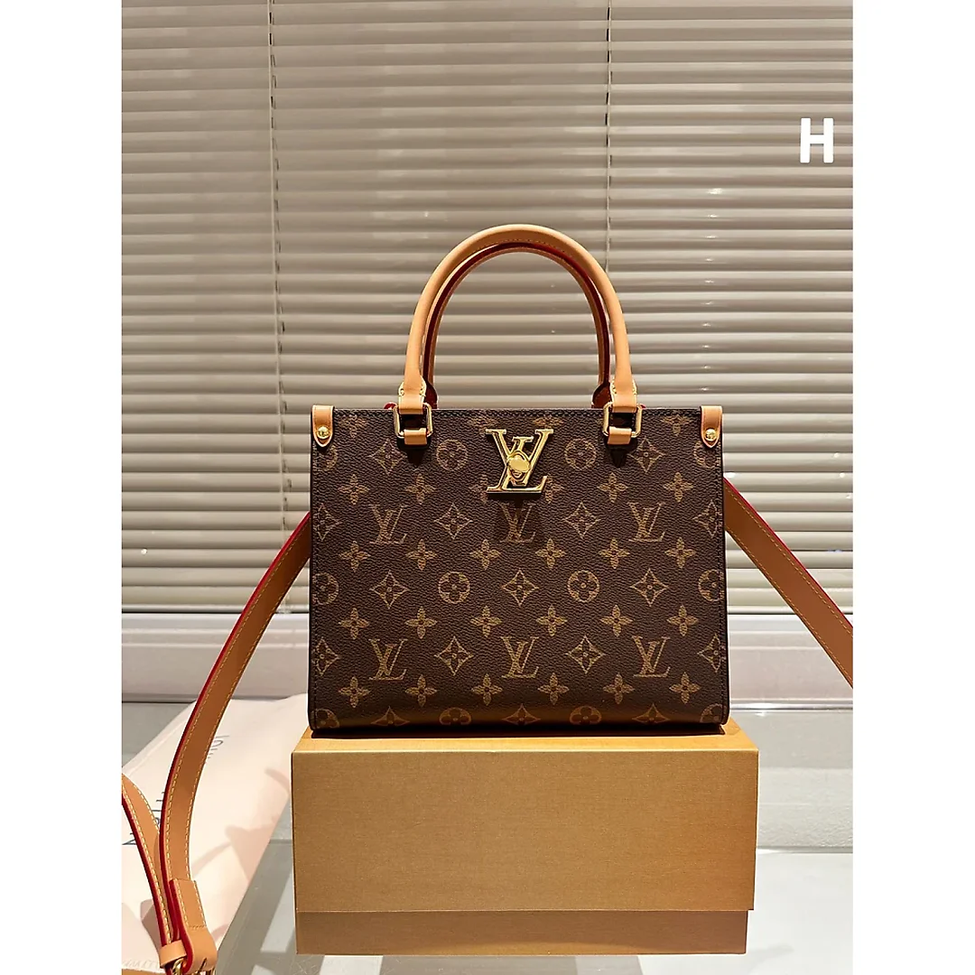 Louis Fall Capsule tote bag size ; 25cm