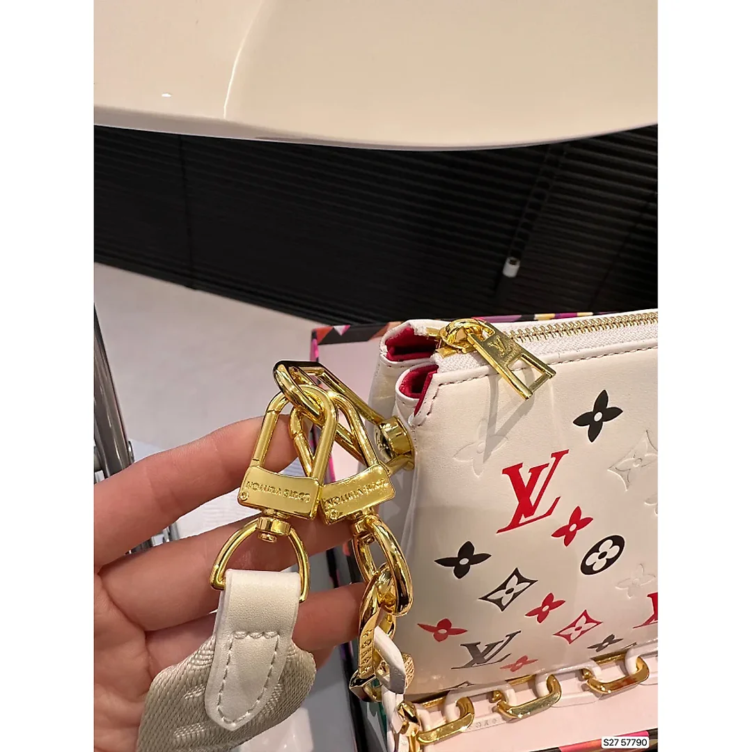 Louis new arrival cousin bag size: 26 * 20 cm