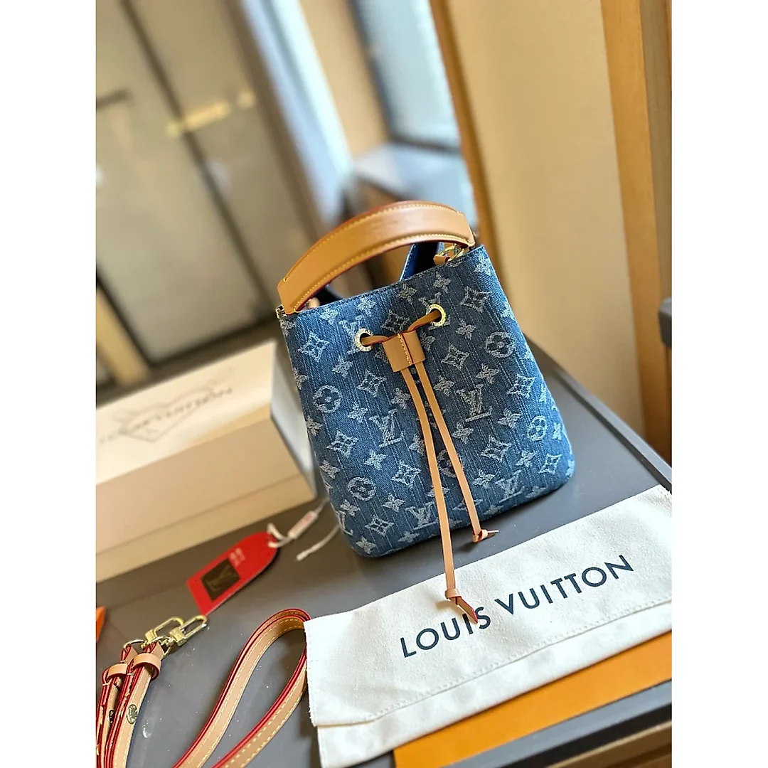 Louis new arrival NEONOE M44022 bag size: 20 cm