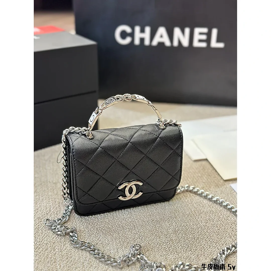 Cc new arrival handbag caviar leather size: 15 * 11cm