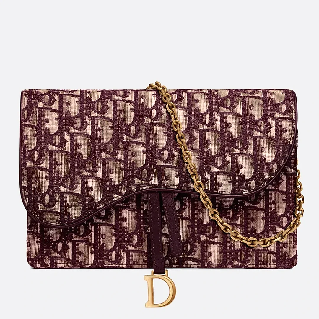 D Bordeaux Oblique Saddle Chain Clutch