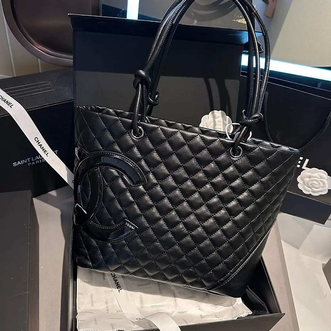 CC grand shopping tote size: 28cm