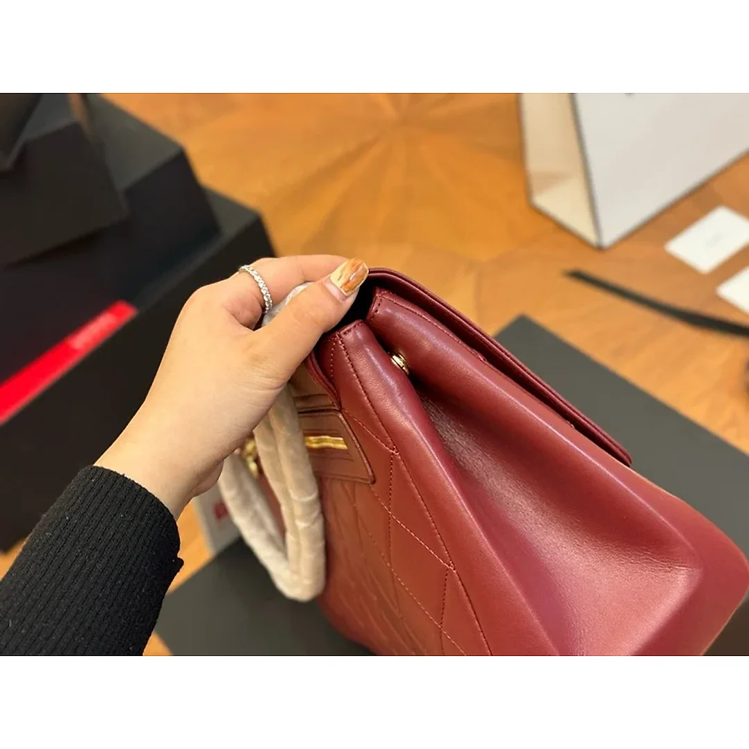 CC vintage jumbo red bag size : 34.23cm