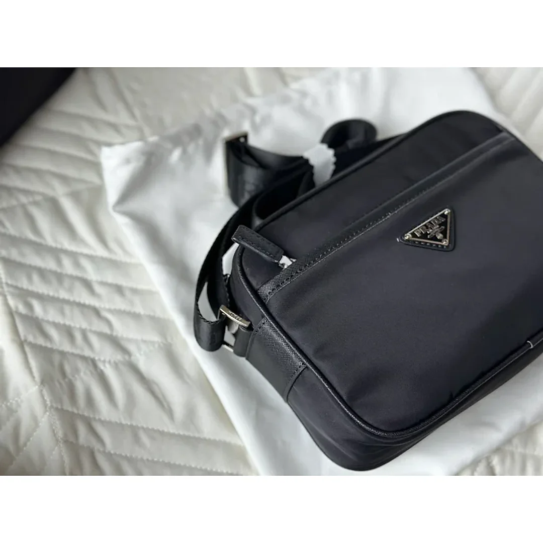 Pra new arrival men and women bag size : 24*15cm