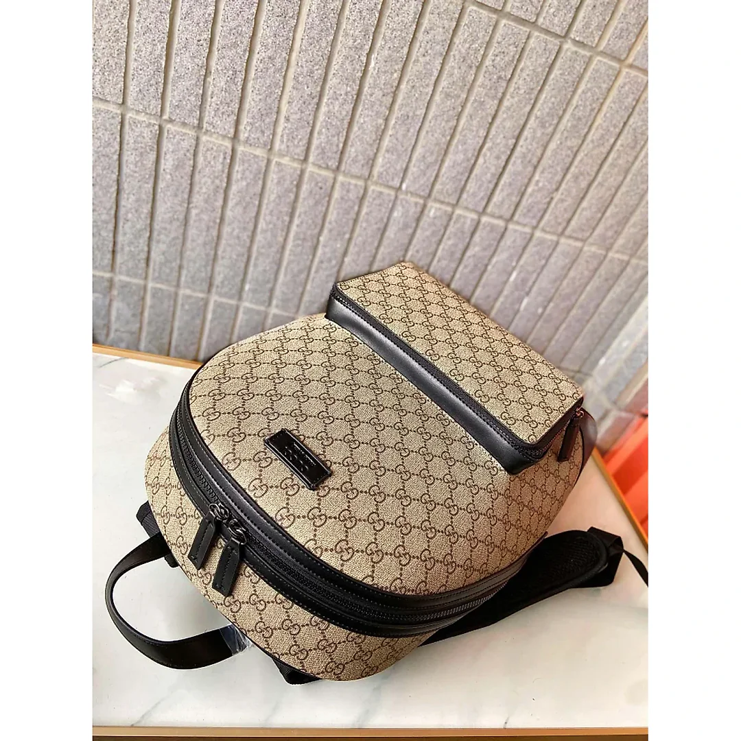 GG new arrival man backpack bag size :32*40*15 cm