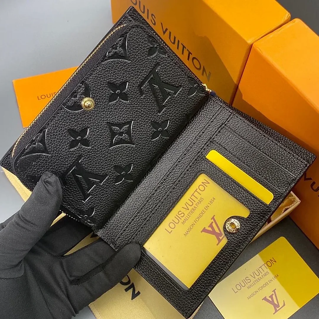 Louis new arrival wallets size : 13.5*9.5*3.5 cm