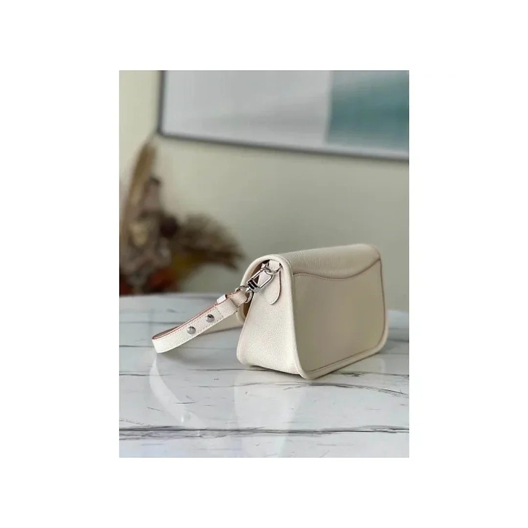 Model: M59457 Size: 24.5 x 15.5 x 9 cm