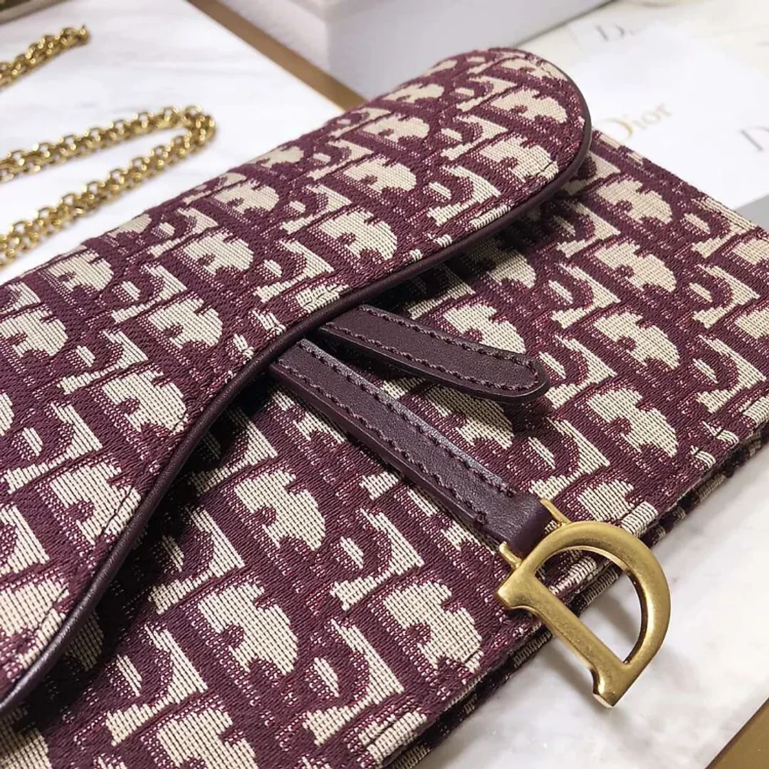D Bordeaux Oblique Saddle Chain Clutch