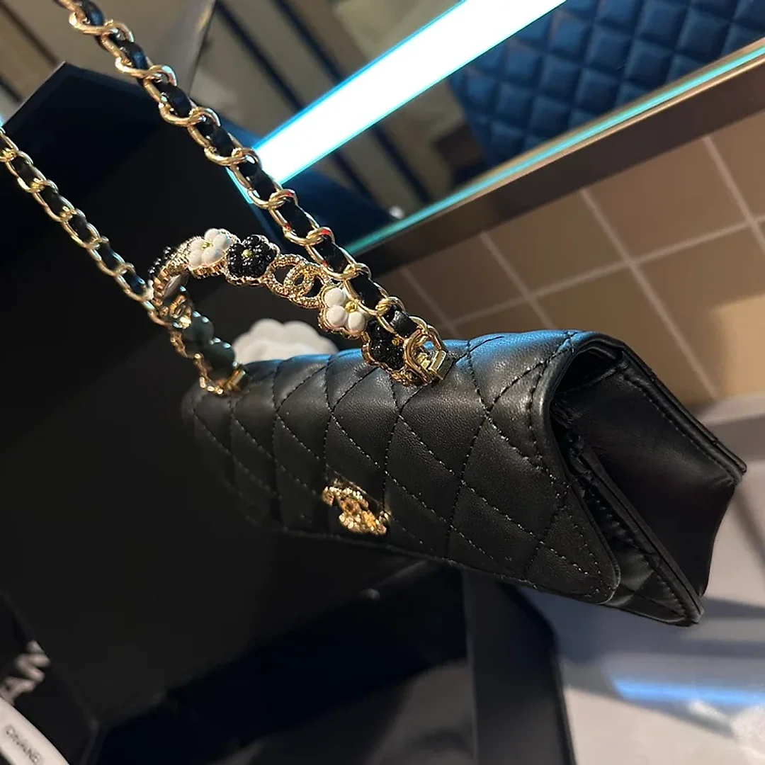 cc woc new arrival bag size : 19 cm