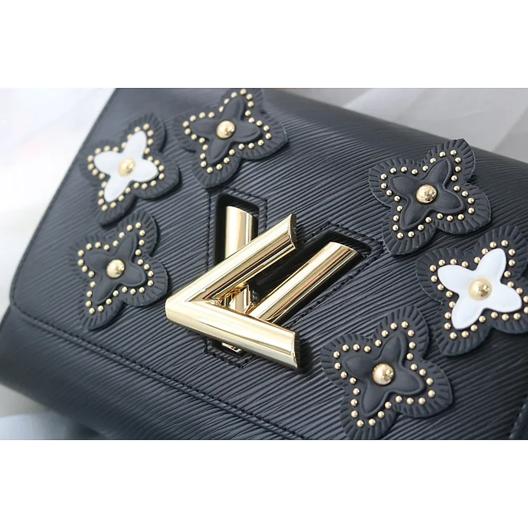 Louis Twist Denim Mediums size : 23*18*8cm