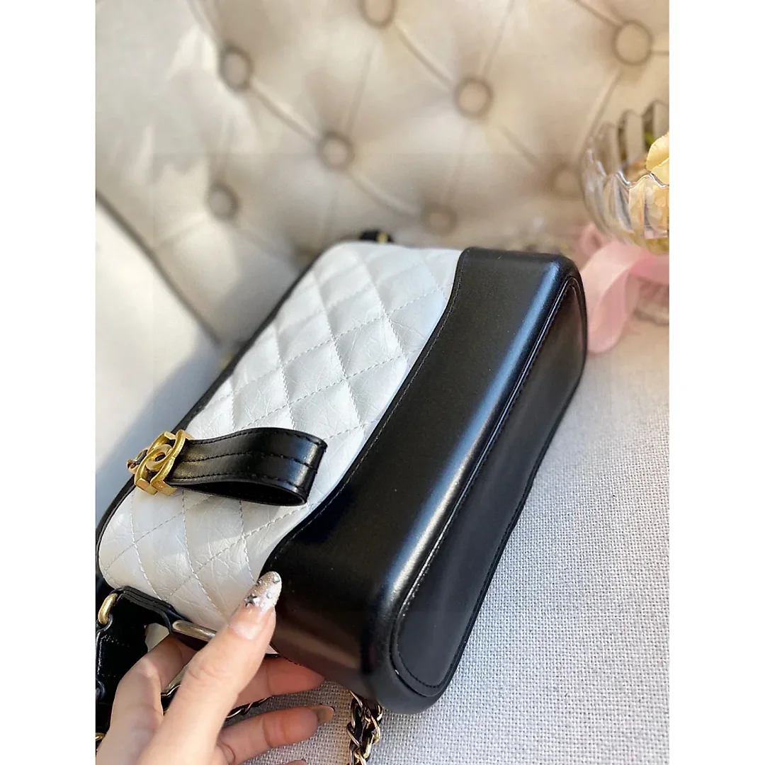 cc new arrival bag size: 20-16-8cm