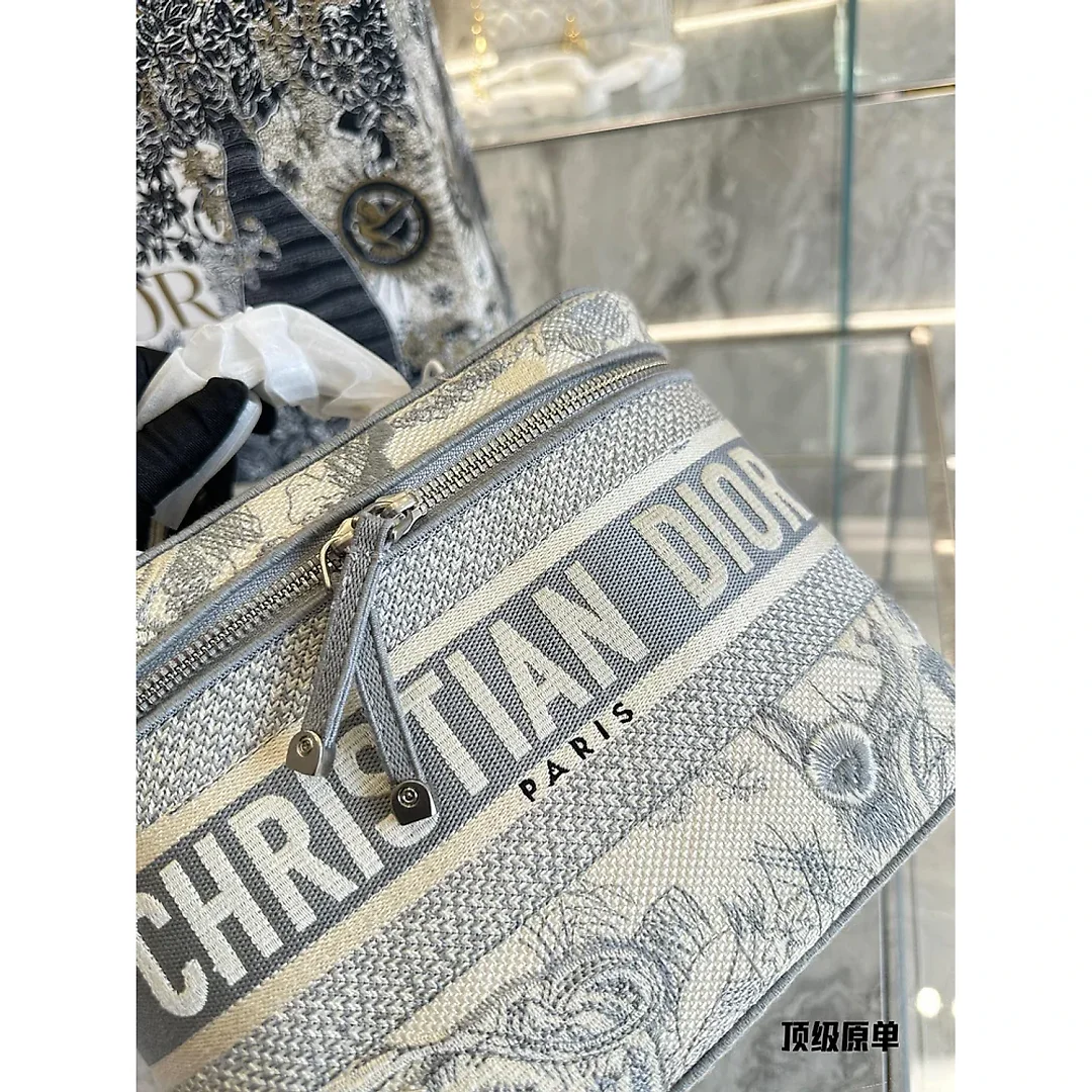 D new arrival bucket bag size;25*15*14cm