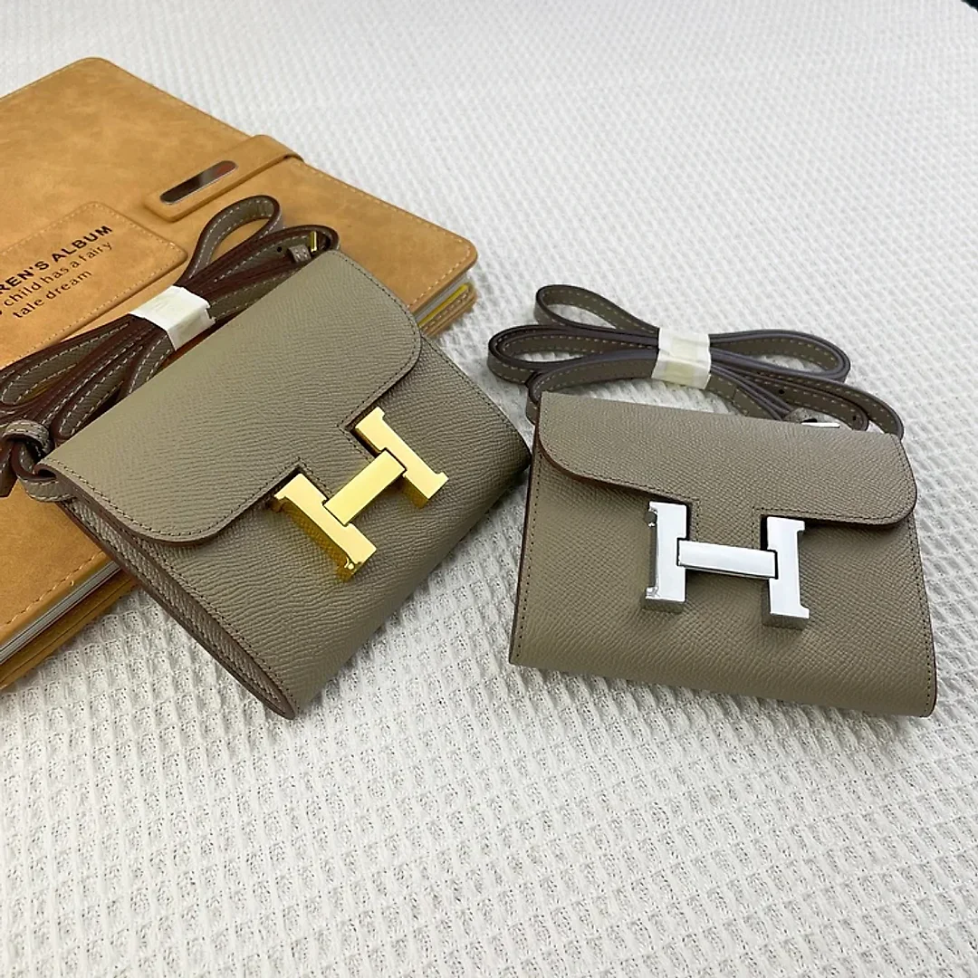 H Constance empson leather bag size:13*11.8cm