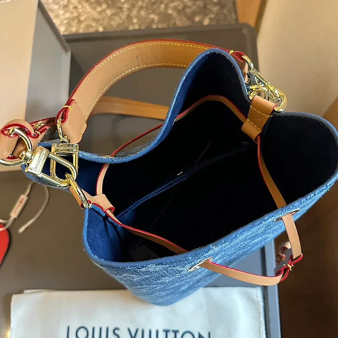 Louis new arrival NEONOE M44022 bag size: 20 cm