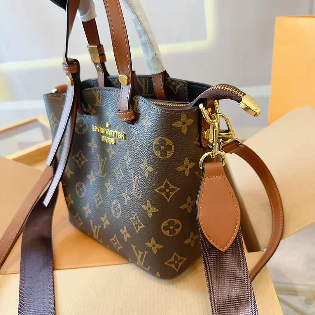 Louis new arrival tote bag size: 25 cm