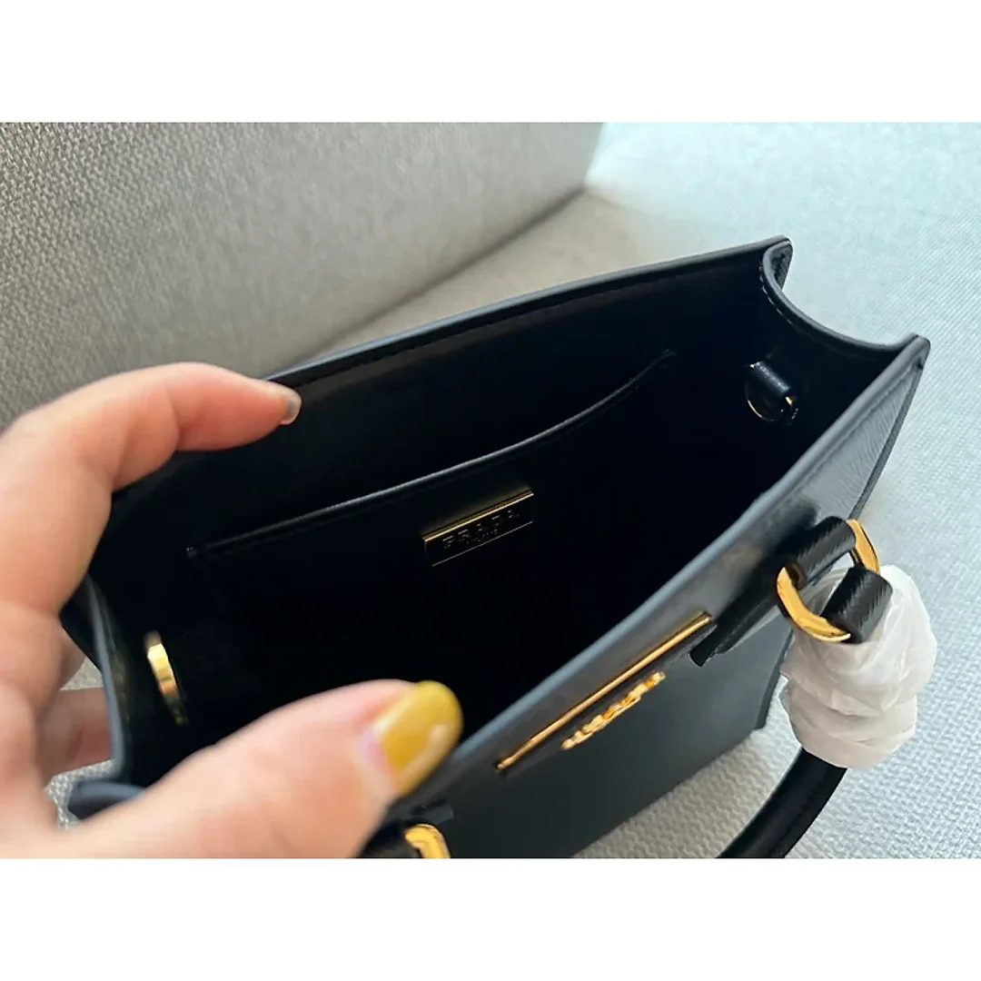 Pra new arrival tote bag size: 17*19cm
