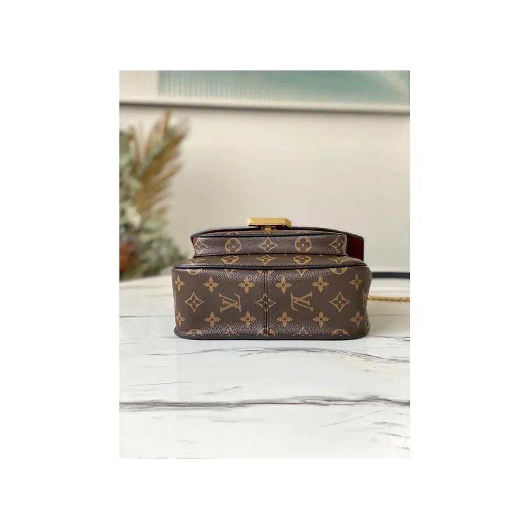 L-bag Size: 22 x 17x 10cm