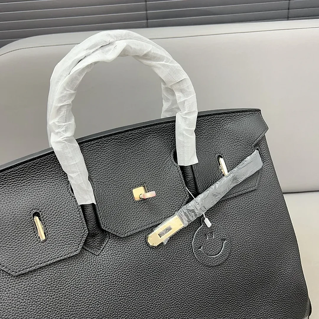 H Birkin 40 Men and women bag size: 40*30 cm