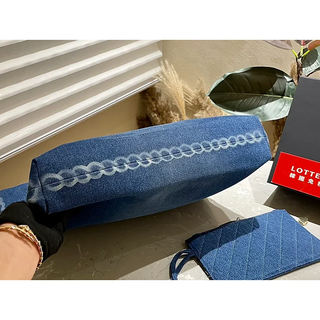 CC new arrival denim tote bag size: 30*40 cm