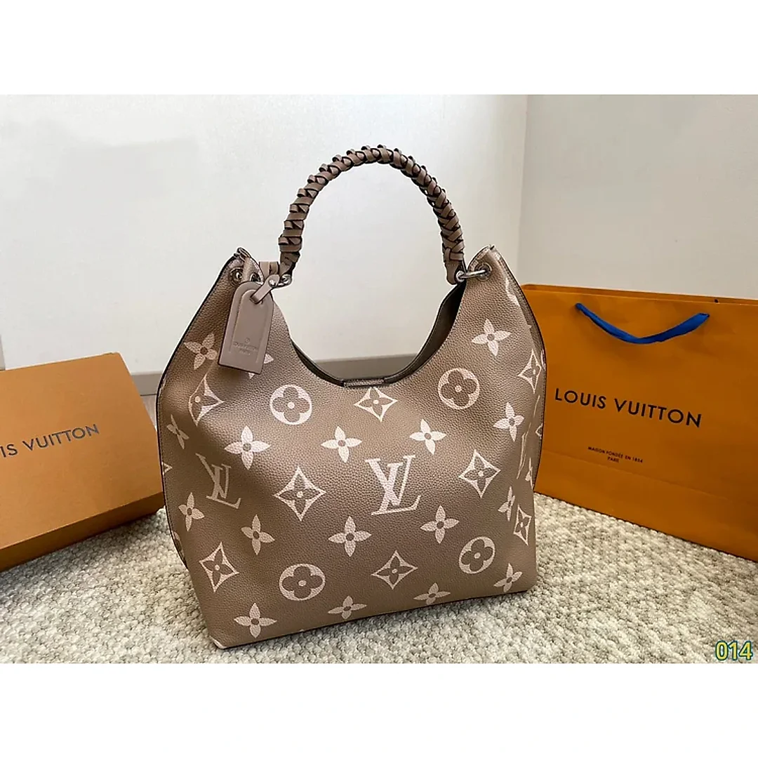 Louis new arrival tote bag size: 34 * 28 cm