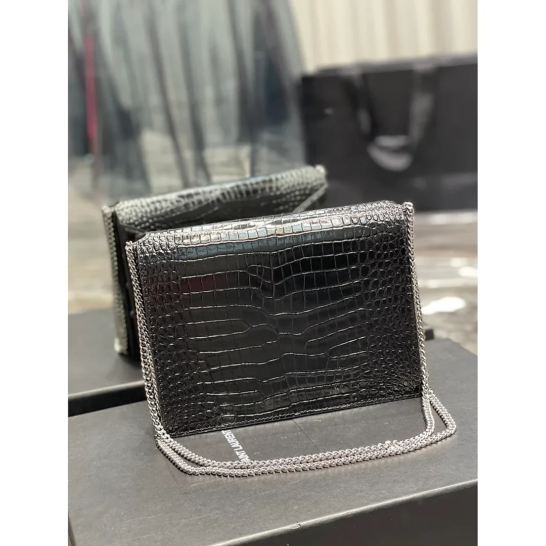 Y Cassandra Medium Chain Bag Black