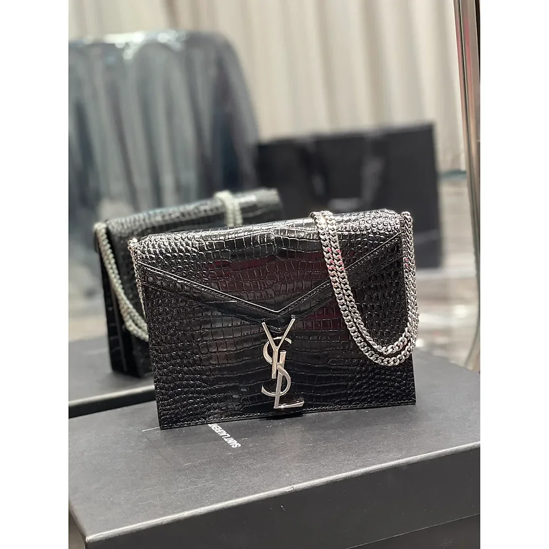 Y Cassandra Medium Chain Bag Black
