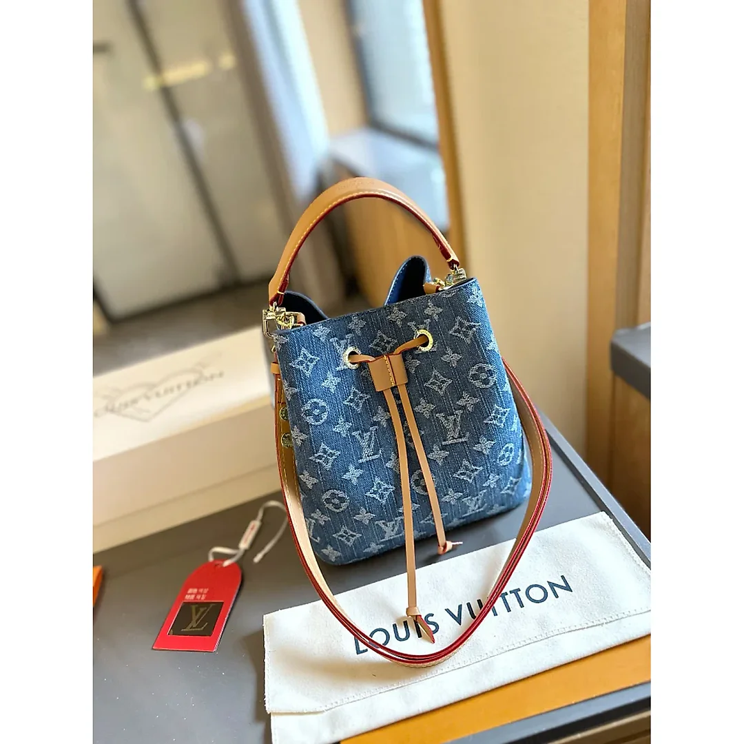 Louis new arrival NEONOE M44022 bag size: 20 cm
