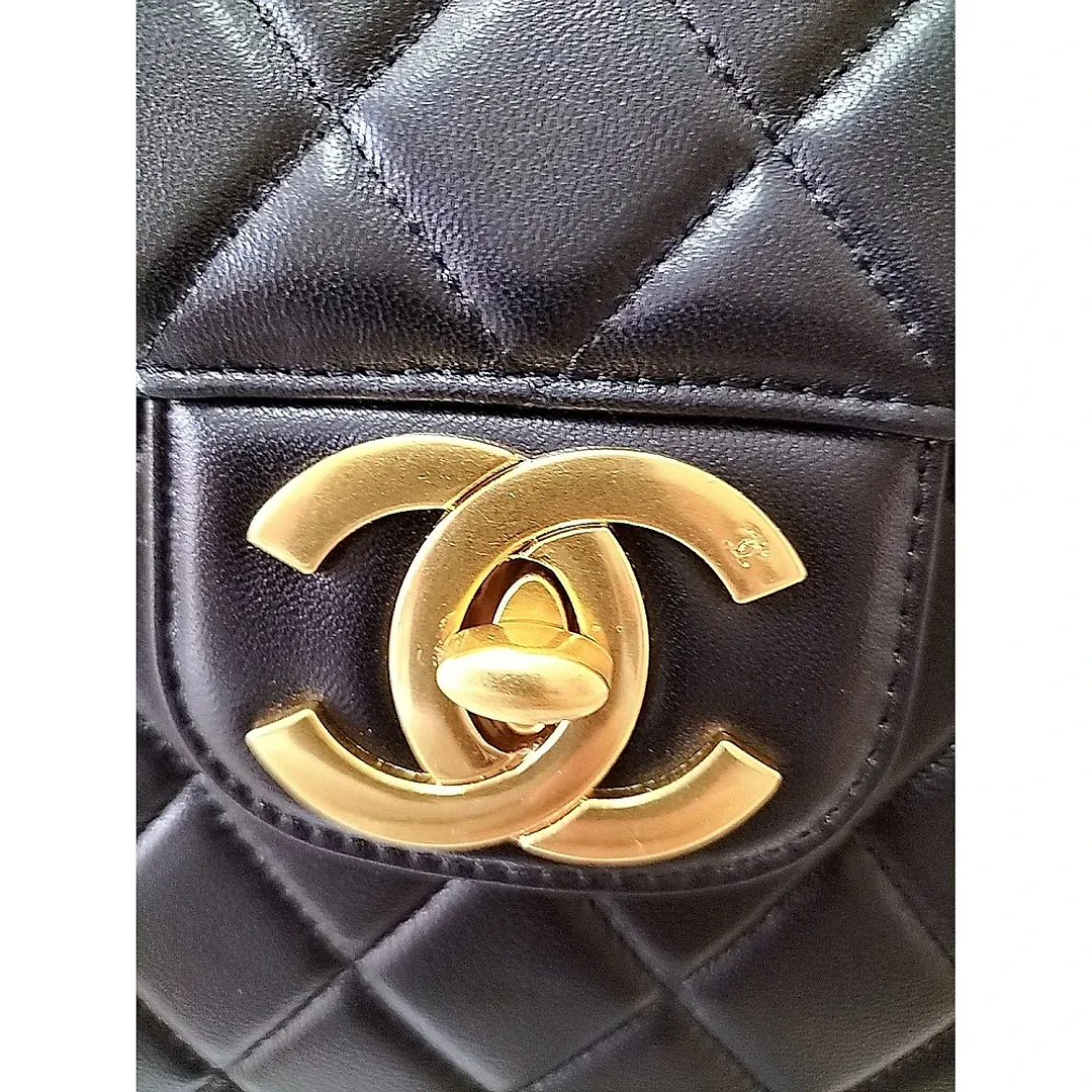 CC Classic Flap Bag size; 30*21*8cm