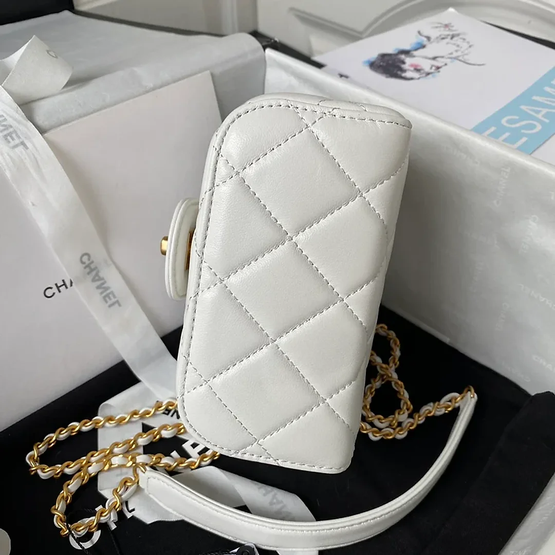 Cc Small Vanity Case White Lambskin & Gold-Tone Metal 12.5x15x8 cm Bag