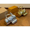 Louis new arrival men and women bag size : 30*15cm