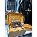 Louis Twist new arrival chain bag size: 23*10*15 cm
