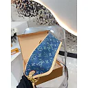 Louis Diane denim bag size :  25 15cm