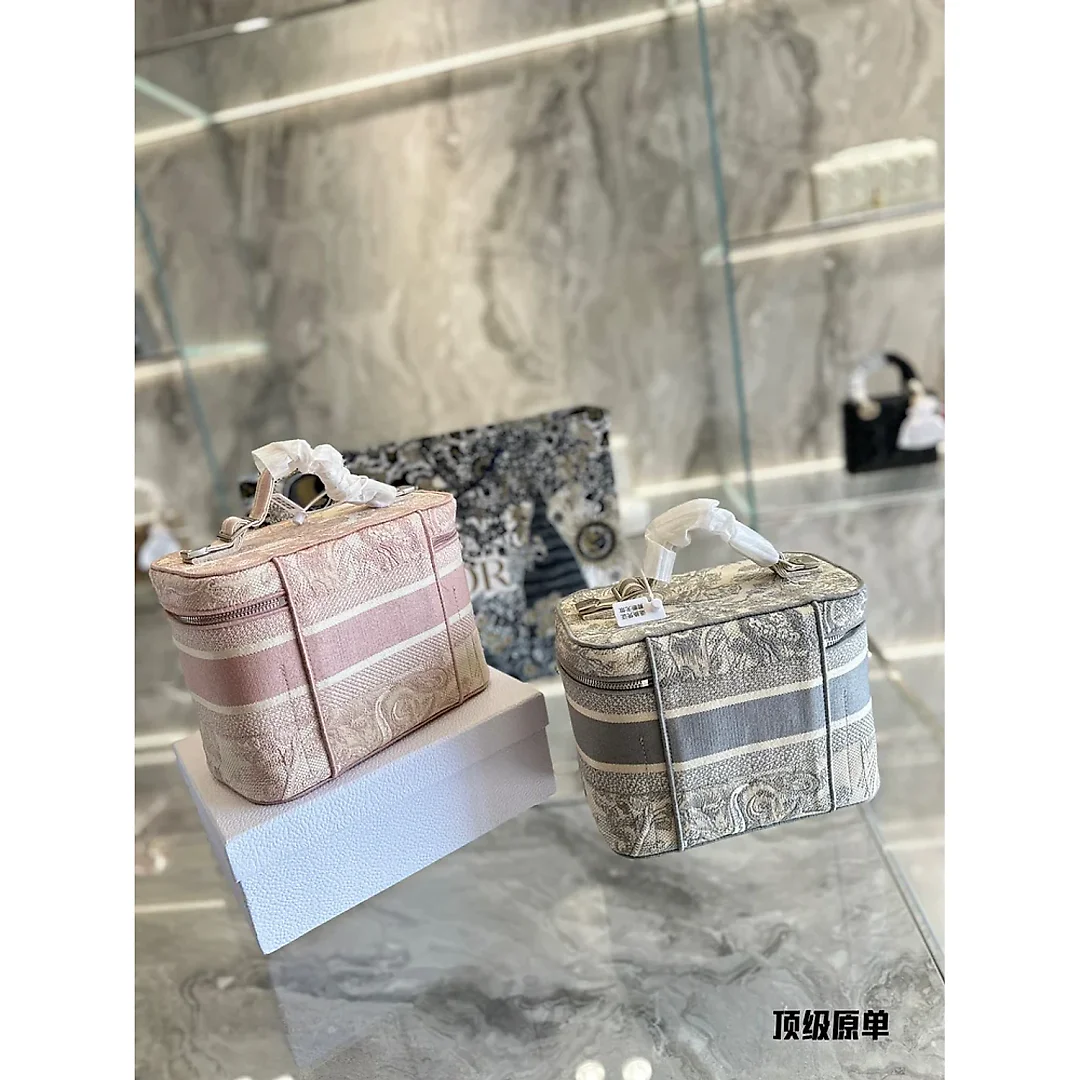 D new arrival bucket bag size;25*15*14cm