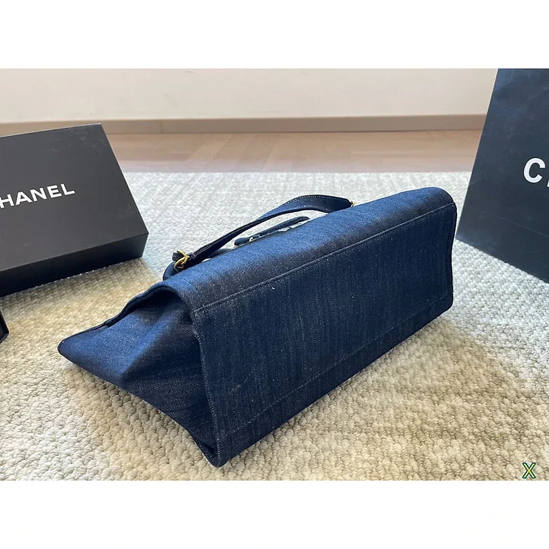 CC new arrival denime tote bag size:  37 * 31 cm