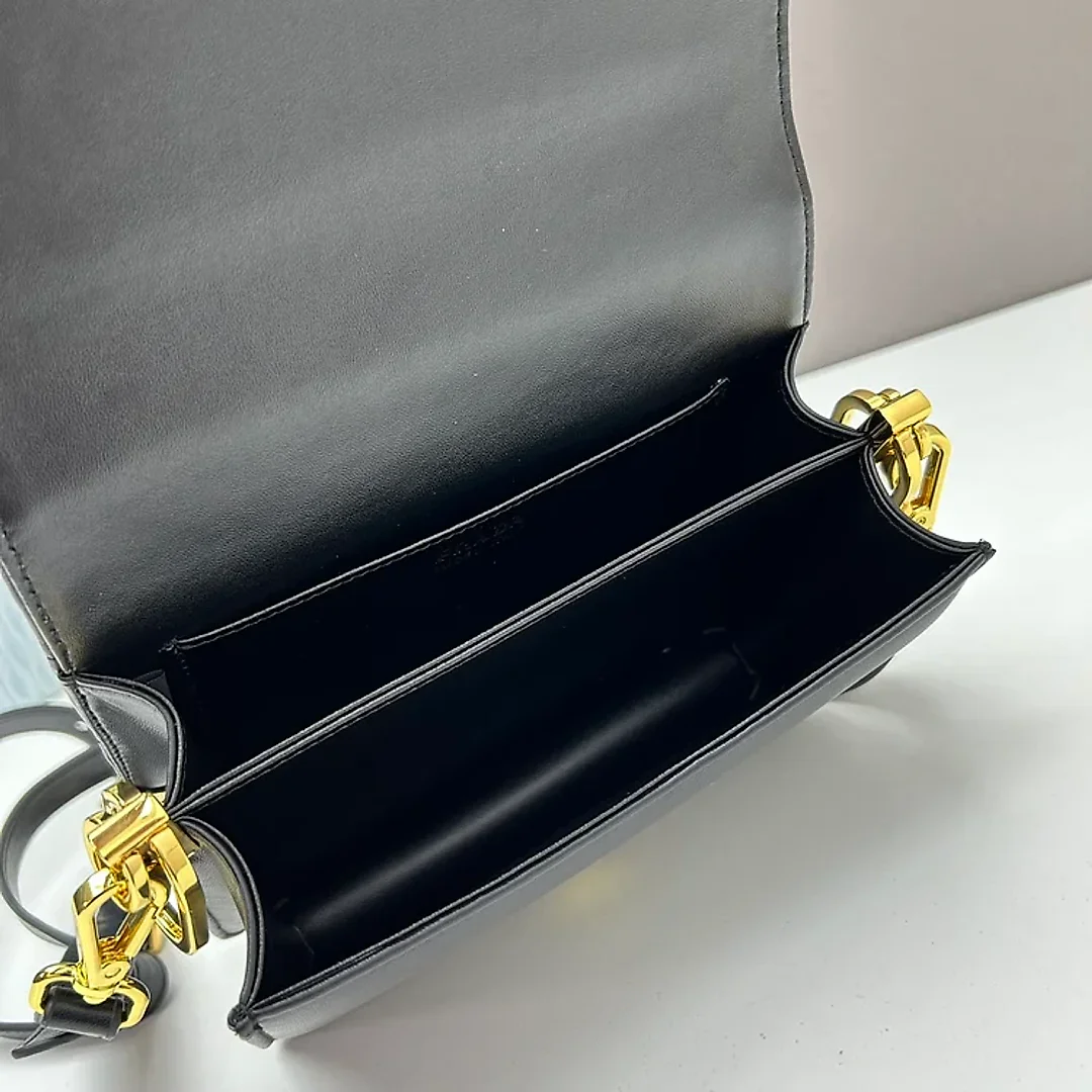 Pra new arrival bag size : 20*14*8CM