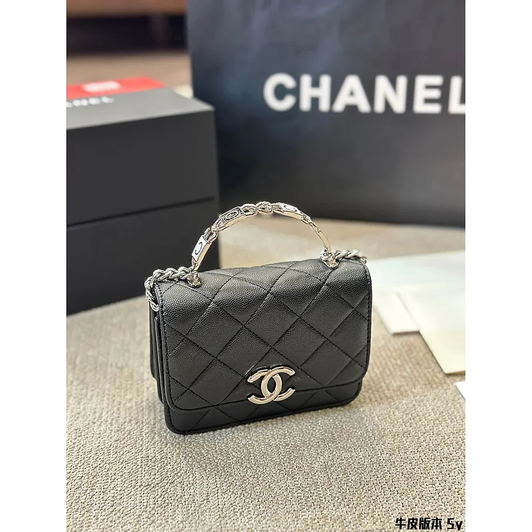 Cc new arrival handbag caviar leather size: 15 * 11cm