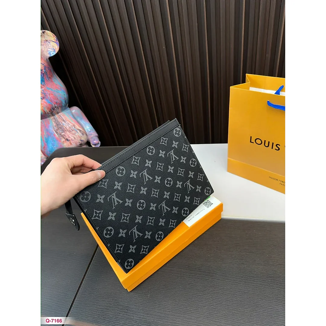 Louis Toiletry Pouch men and women bag size : 26*20cm