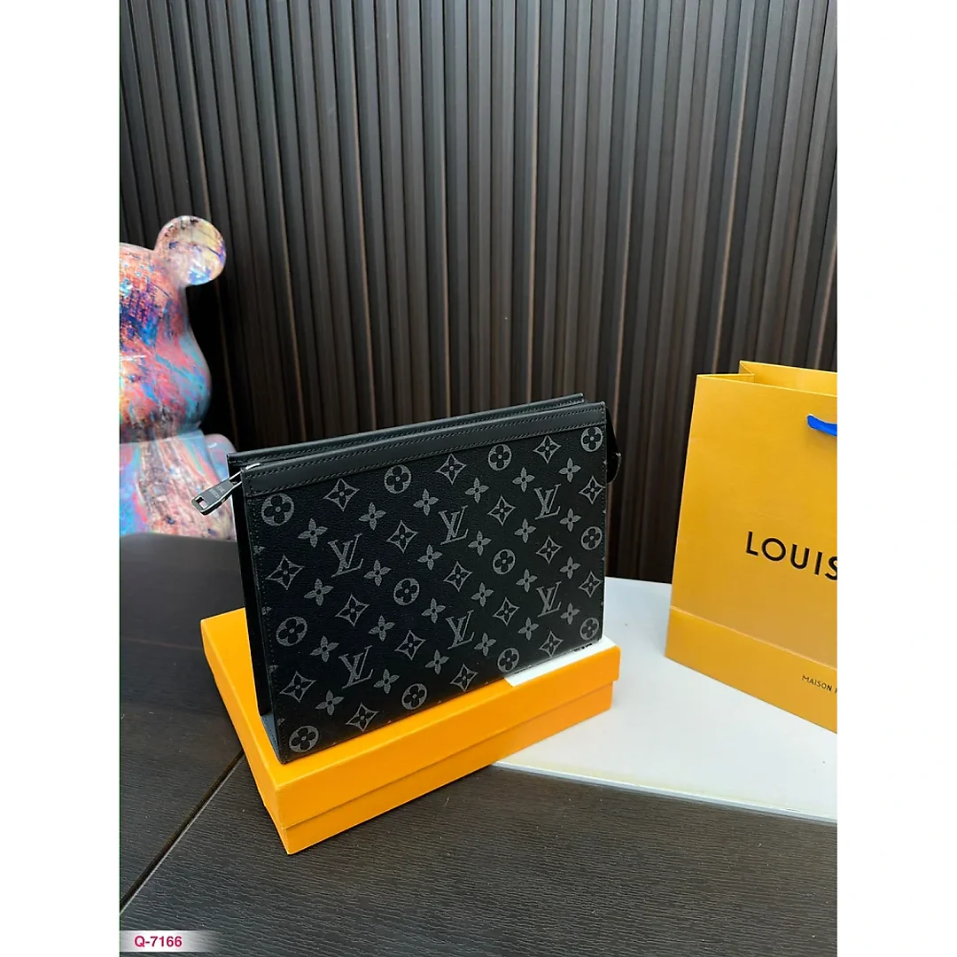 Louis Toiletry Pouch men and women bag size : 26*20cm