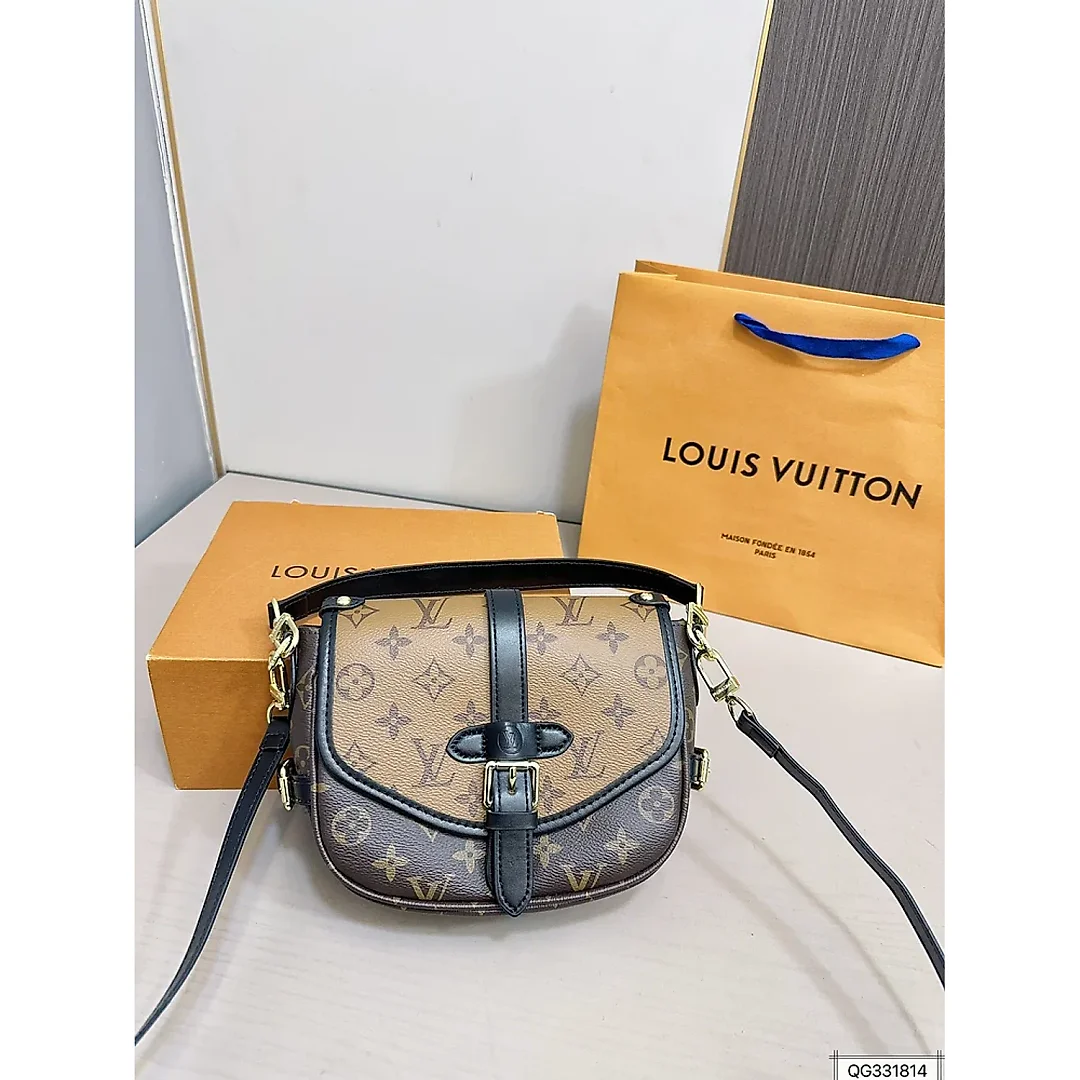 Louis Saumur bb mini bag size: 21 * 17 cm