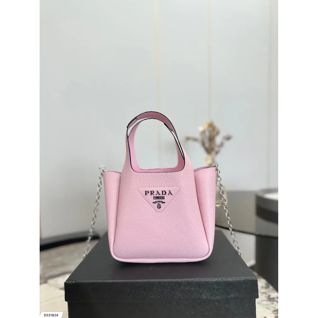 Pra new arrival tote bag size : 20.5 * 16 cm